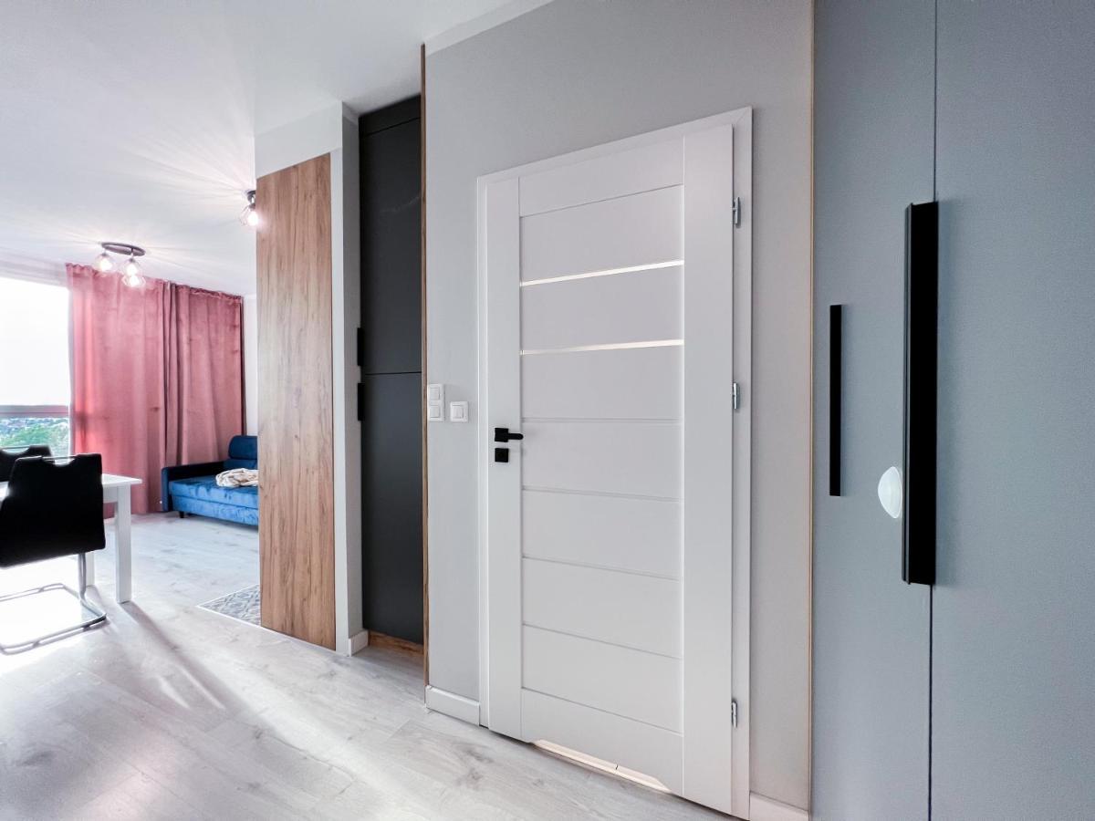 12 Floor Mogilska Tower Apartment Красков Екстериор снимка