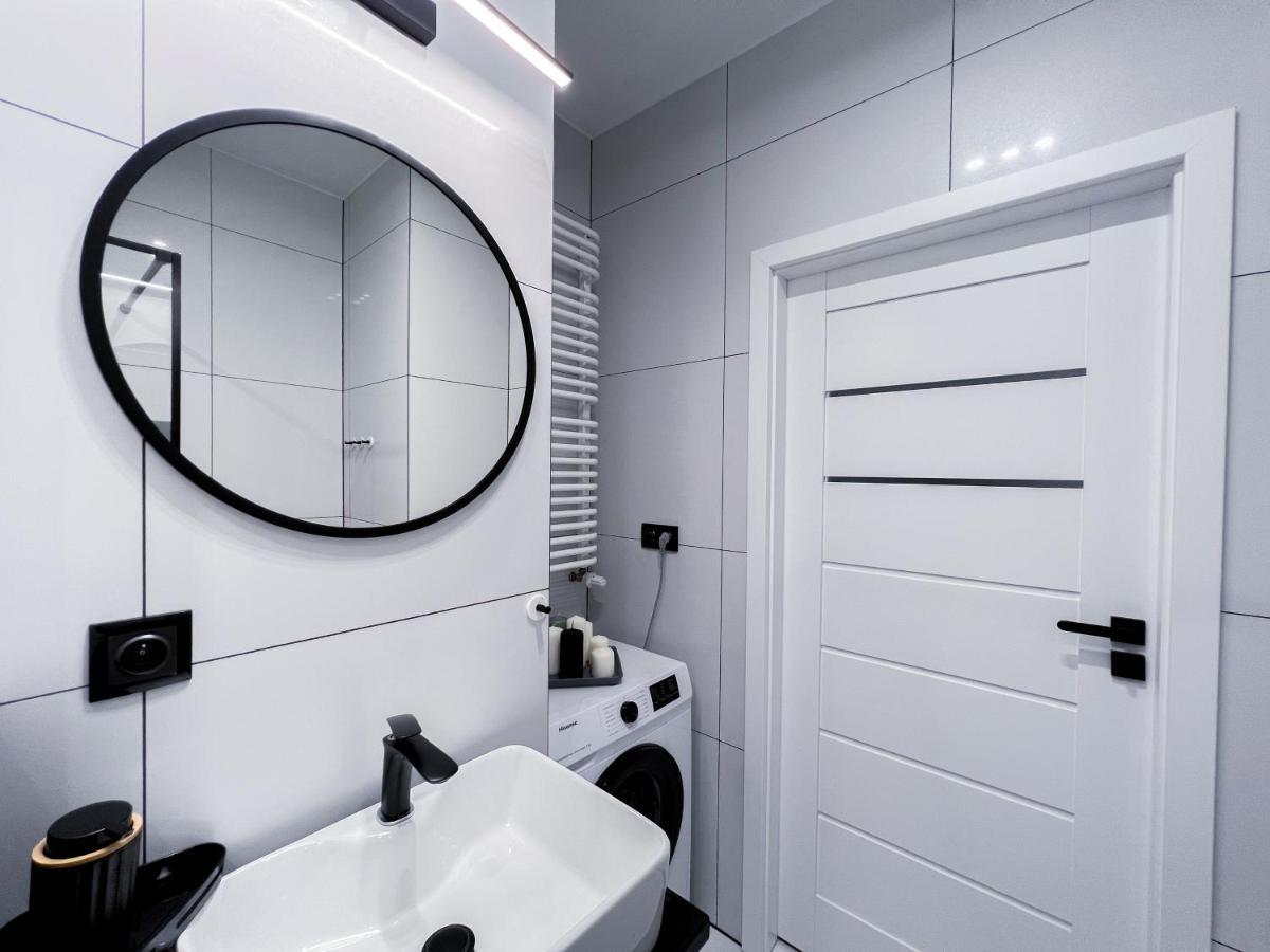 12 Floor Mogilska Tower Apartment Красков Екстериор снимка
