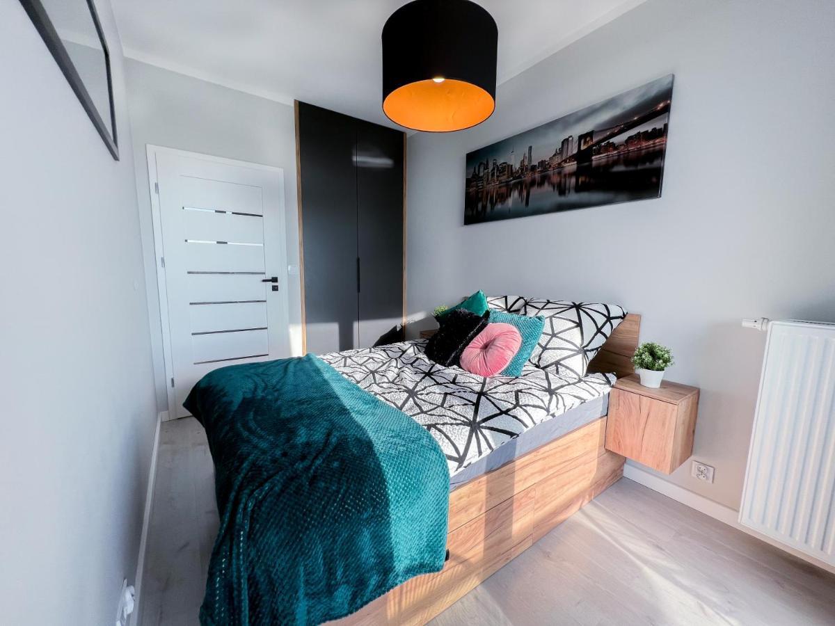 12 Floor Mogilska Tower Apartment Красков Екстериор снимка